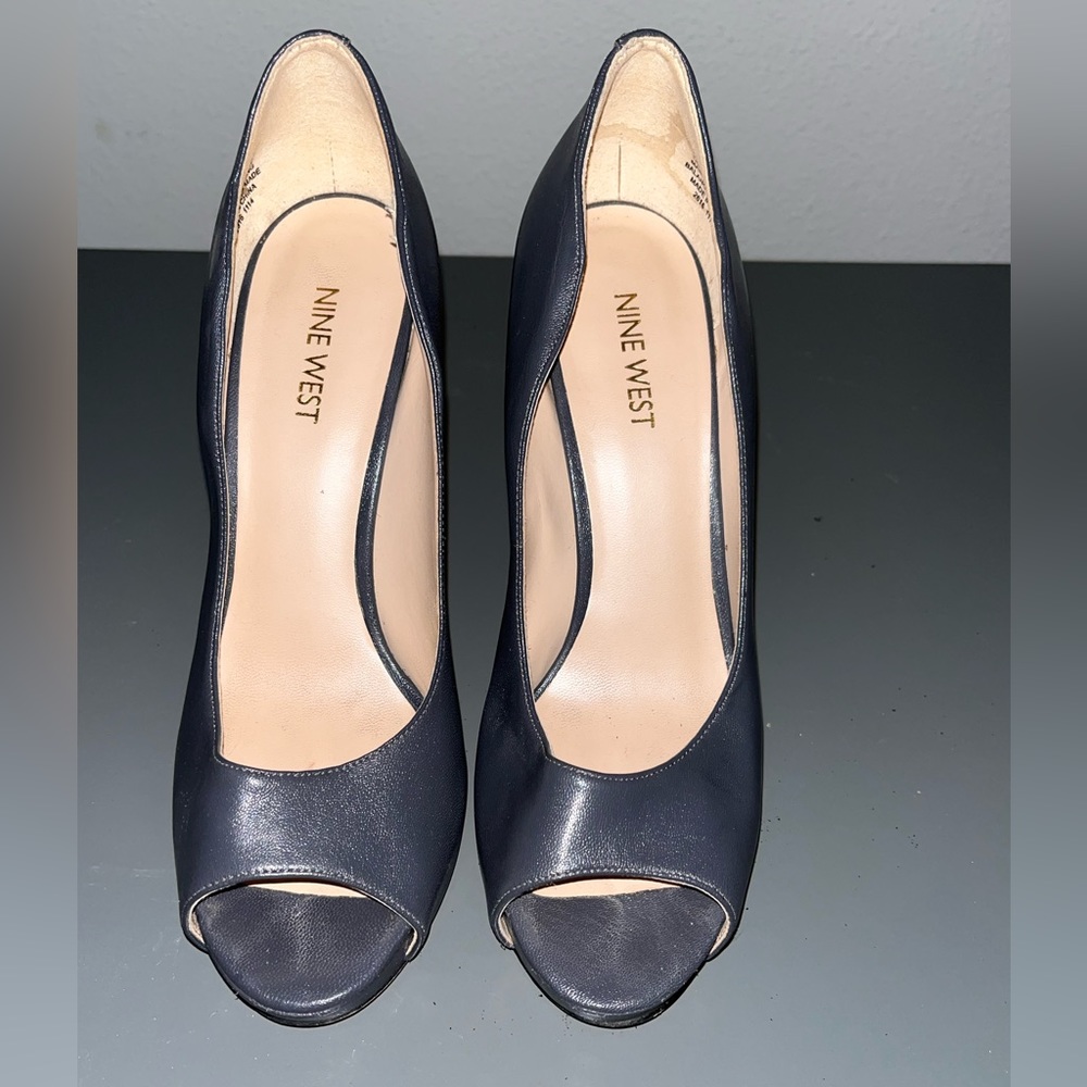 Nine West Peeptoe 4’ heel .5’ platform - Grey 7.5m